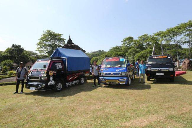 Ribuan Mitsubishi L300 Penuhi Candi Banyunibo Rayakan HUT ke-8 JEC Kopdarnas JEC L300 Jogja