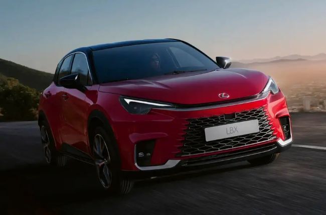 2023/06/lexus_lbx_front_on_road.jpg
