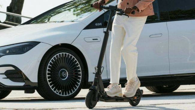 Mercedes-AMG Bikin Skuter Listrik, ke Minimarket Lebih Cepat Sampai Mercedes-AMG E-Scooter