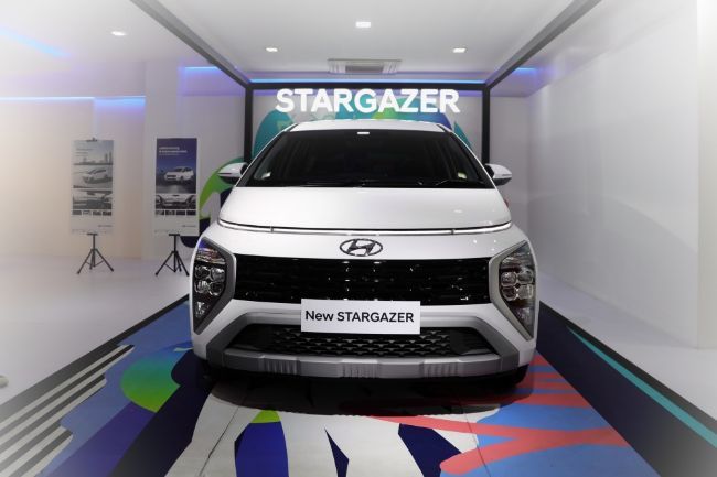2023/07/Hyundai-Stargazer-Essential-3.jpeg
