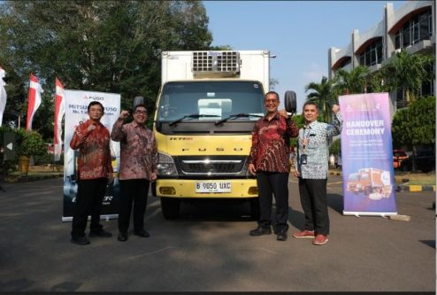 KTB Serahkan Mitsubishi Fuso Canter Berspesifikasi Cold Chain ke Poslog