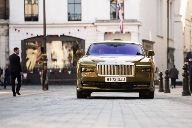 Cuek Masuk Blacklist, Seseorang Jual Rolls-Royce Spectre ke Balai Lelang Rolls-Royce Spectre