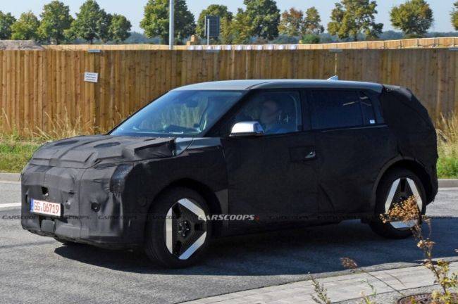 Sosok Kia EV4 Terlihat, Calon SUV Listrik Termurah Kia EV4 SUV