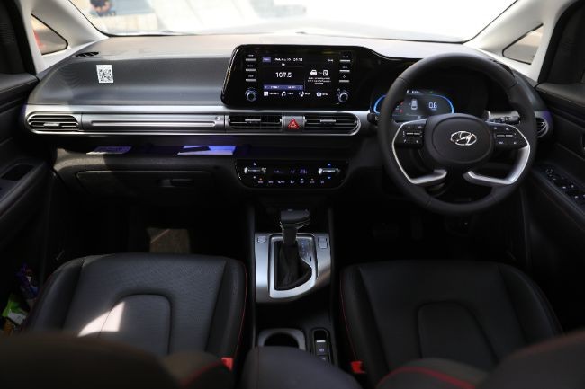 Interior Hyundai Stargazer X