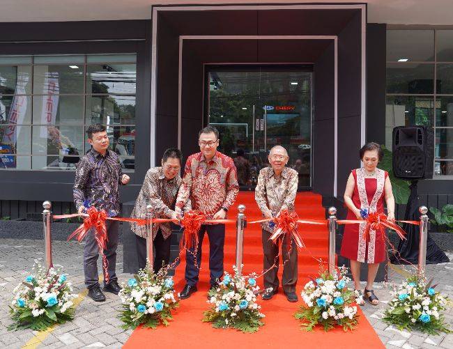Chery Lebarkan Sayap, Buka Diler Baru di Pondok Indah Peresmian diler Chery Pondok Indah
