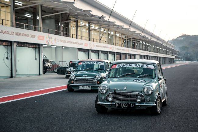 Pertama Kali, Klub Mini Jaksel Ngebut di Aspal Mandalika Track Day Mini Mandalika