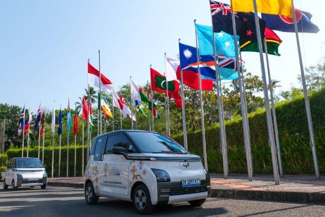 100 Unit Wuling Air ev Dukung KTT AIS Forum 2023 di Bali Wuling Air ev KTT AIS Forum 2023