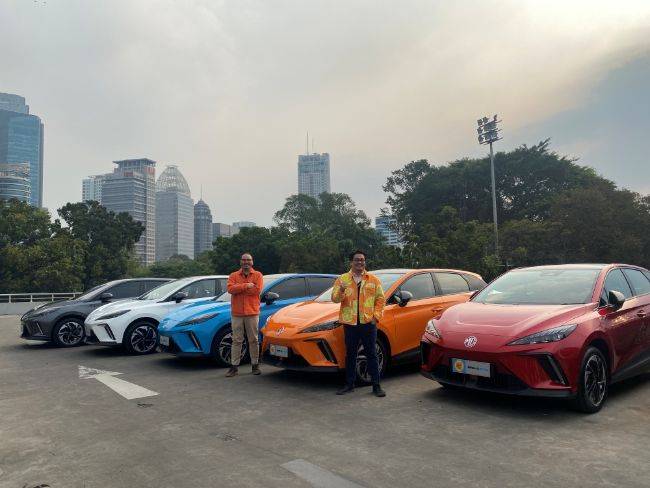 MG 4 EV Tambah Warna Baru, Pilihan Gaya Semakin Eksentrik MG 4 EV Volcano Orange