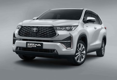 Toyota Kijang Innova Zenix HEV Dinobatkan Sebagai Best Carvaganza Editors’ Choice Award 2023