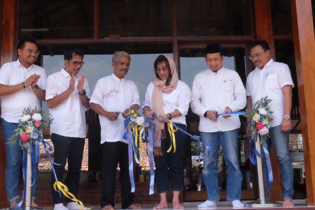 FIFGROUP dan Asuransi Astra Resmikan Masjid Di Lokasi Gempa Cianjur FIFGroup dan Asuransi Astra