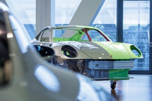 Porsche Bakal Produksi Mobil Pakai Baja Ramah Lingkungan Mulai 2026