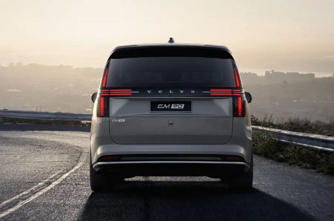 Volvo EM90