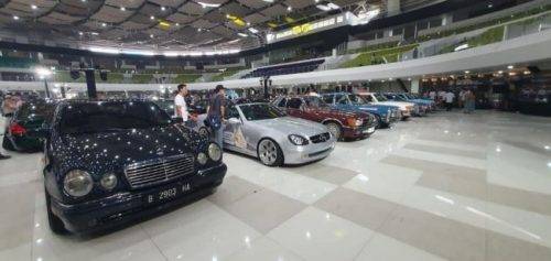 Ribuan Pecinta Mercedes-Benz Ramaikan Jamnas MBCI di Solo Ribuan Pecinta Mercedes-Benz Ramaikan Jamnas MBCI di Solo