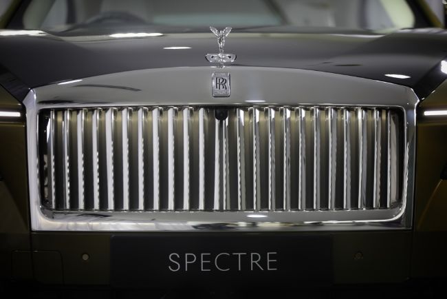 2023/11/Rolls-Royce-Spectre-2.jpeg