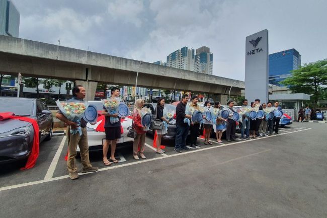 Neta V Kelapa Gading