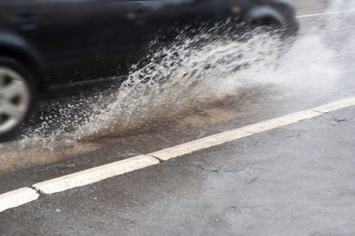 Musim Hujan, Perhatikan Perawatan Body Mobil Agar Tidak Berjamur Musim Hujan, Perhatikan Perawatan Body Mobil Agar Tidak Berjamur