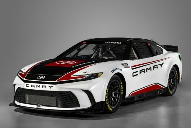 2023/12/Toyota-Camry-NASCAR-2024-2.jpg