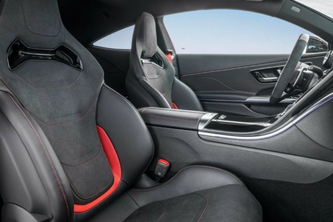 2023/12/Mercedes-AMG-CLE-53-8.jpg