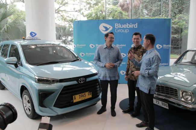 Blue Bird Toyota Transmover