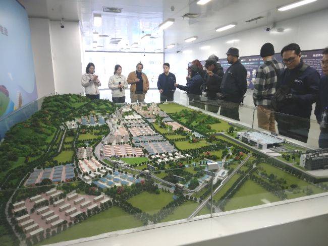Melihat Langsung Kecanggihan Teknologi Pabrik Mobil BYD Di Cina Pabrik BYD di Changzhou, Cina