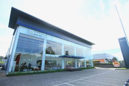 Belum Rilis Harga Mobil, BYD Resmikan 8 Dealer Resmi Sekaligus