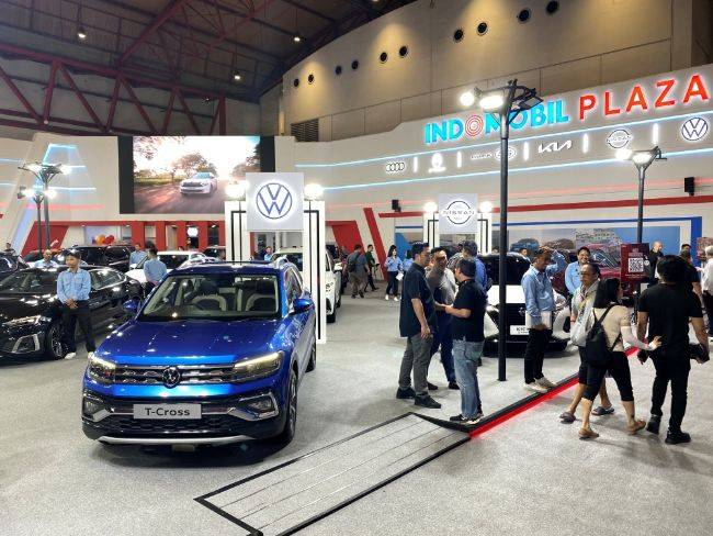 IIMS 2024: Indomobil Plaza Bawa 7 Merek di Satu Booth, Ramai Elektrifikasi Indomobil Plaza