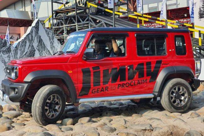 FIRST DRIVE: Suzuki Jimny 5 Pintu, Beda Dimensi Tapi Sama Tangguhnya Suzuki Jimny 5 Doors