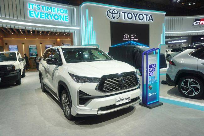 Model Hybrid Toyota Jadi Favorit Konsumen di IIMS 2024 Toyota Kijang Innova Zenix