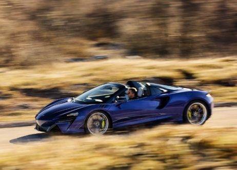 McLaren Artura Spider Lahir Tawarkan Sensasi Eksotis Supercar Hybrid McLaren Artura Spider Lahir Tawarkan Sensasi Eksotis Supercar Hybrid