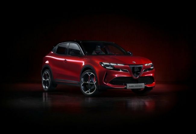 2024/04/Alfa-Romeo-Milano-Junior-2.jpg