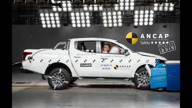 All New Mitsubishi Triton Dapat 5 Bintang Dari Uji Keselamatan Mitsubishi Triton Crash Test ANCAP