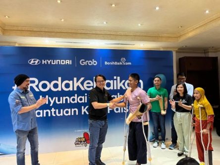 Hyundai Gandeng Grab dan BenihBaik Sumbang Alat Bantu ke Kaum Difabel