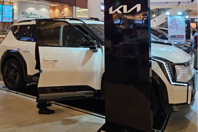 OTO Mall Exhibition Pamer Kia EV9 GT-Line di Gandaria City Kia EV9