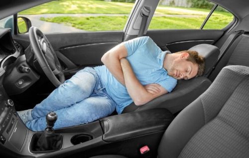 Suka Istirahat Tidur di Dalam Mobil? Waspadai Bahaya Keracunan Gas Karbon