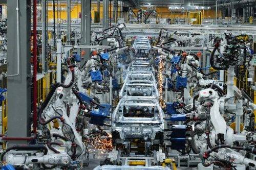 Berkunjung Ke Pabrik VinFast; Megah, Serba Otomatis dan Robotik Berkunjung Ke Pabrik VinFast; Megah, Serba Otomatis dan Robotik