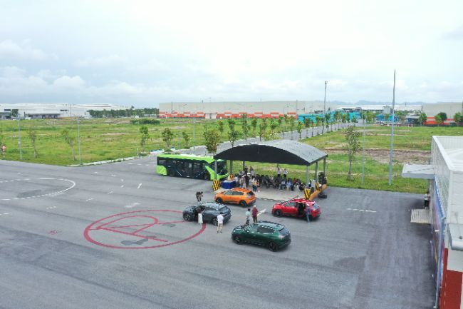 Test track VinFast di pabrik Haiphong, Vietnam