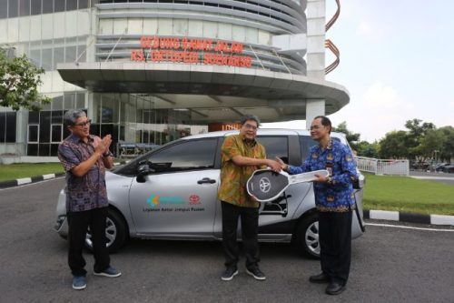 Mudahkan Akses Mobilitas, Toyota Indonesia Donasi Sienta Welcab ke RS Soeharso