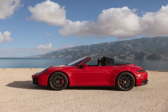 2024/05/Porsche-911-GTS-T-Hybrid-8.jpg