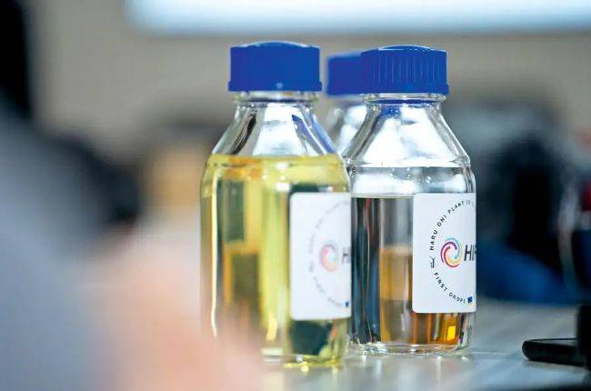Mengenal E-Fuel, Bahan Bakar Alternatif Pencegah Kepunahan Mesin Bakar Internal Sample e-fuel