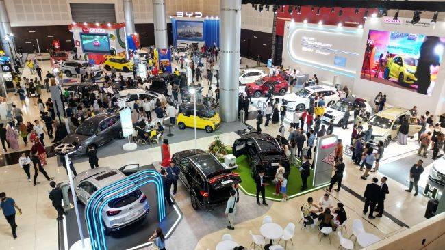 IIMS Surabaya 2024 Catat Penjualan 1.147 Unit Kendaraan, Raup Ratusan Miliar Rupiah IIMS Surabaya 2024