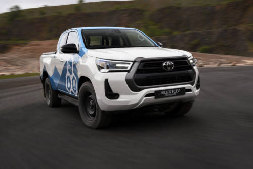 Toyota Pasang Mesin FCEV Hidrogen ke Hilux, Dites Keliling Inggris dan Eropa Toyota Pasang Mesin FCEV Hidrogen ke Hilux, Dites Keliling Inggris dan Eropa