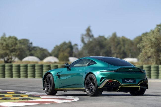 2024/07/Test-Drive-Aston-Martin-Vantage-2024-4.jpg