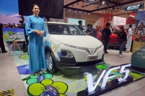 GIIAS 2024: VinFast Kasih Diskon Khusus VF 5 dan VF e34 GIIAS 2024: VinFast Kasih Diskon Khusus VF 5 dan VF e34