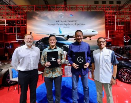 GIIAS 2024: Mercedes-Benz Sediakan S-Class Antar Penumpang Garuda Indonesia ke Airport