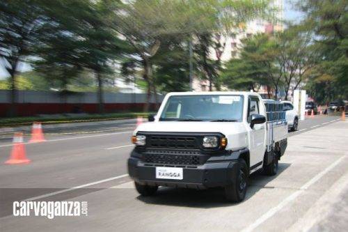 FIRST DRIVE: Mengangkut Beban 1,2 Ton Pakai Toyota Hilux Rangga FIRST DRIVE: Mengangkut Beban 1,2 Ton Pakai Toyota Hilux Rangga