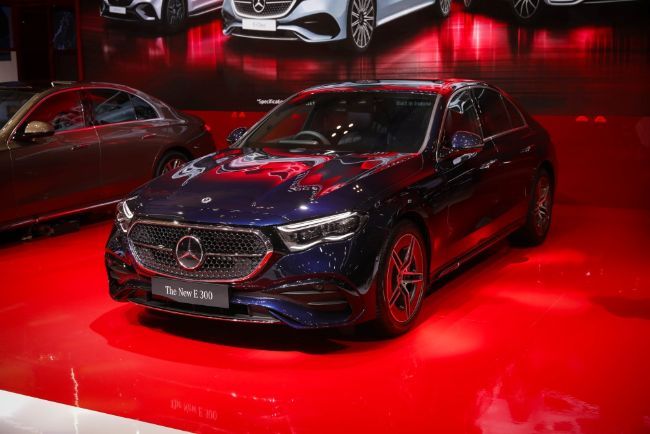 2024/07/Mercedes-Benz-E-300-GIIAS-2024.jpg