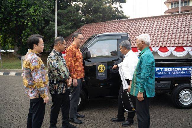 DFSK Super Cab Jadi Kendaraan Operasional di Universitas Indonesia Donasi DFSK Super Cab