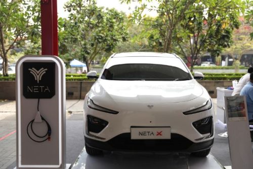 AUTOVAGANZA 2024: Neta Pajang V-II dan X Sapa Pengunjung di Electria Zone