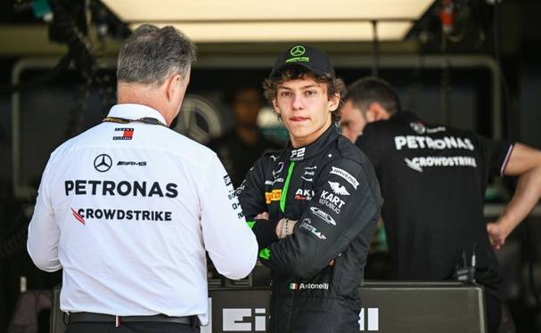 F1: Mercedes Umumkan Kimi Antonelli Jadi Pengganti Hamilton Tahun Depan Andrea Kimi Antonelli