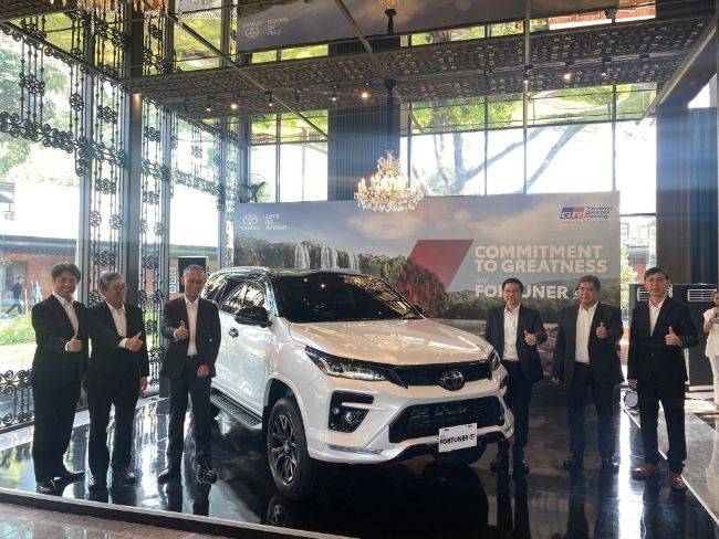 Toyota Fortuner Facelift Meluncur, Pakai Tampang Legender Tapi Absen Hybrid New Toyota Fortuner